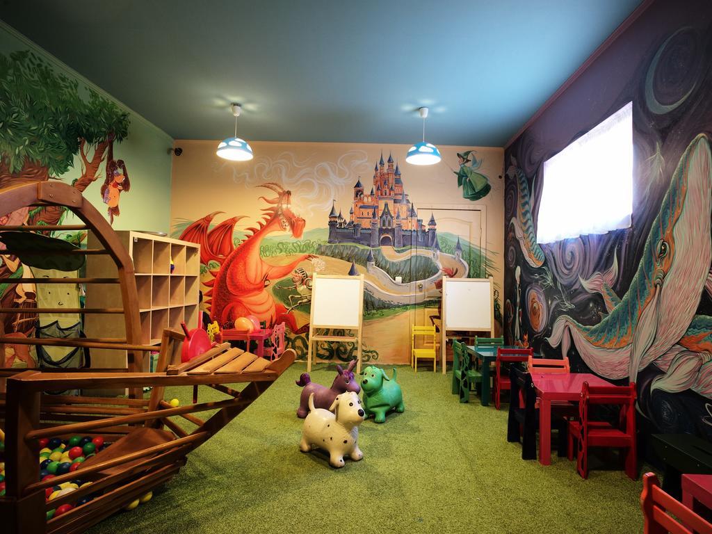 Hotel Kilikiya ウージュホロド エクステリア 写真