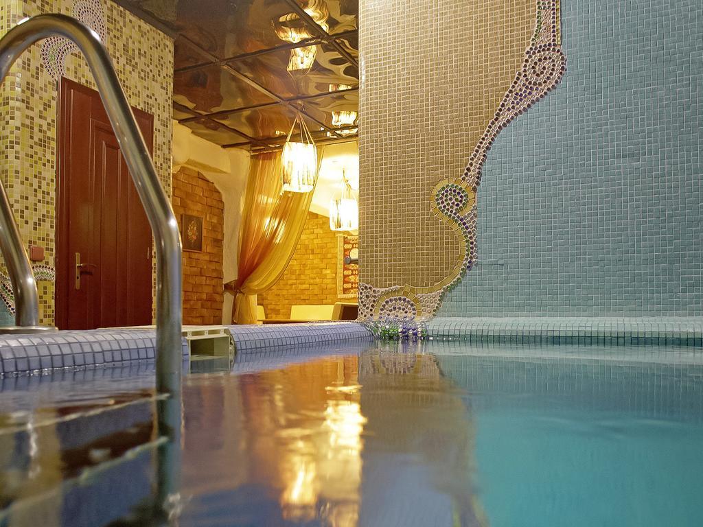Hotel Kilikiya ウージュホロド エクステリア 写真